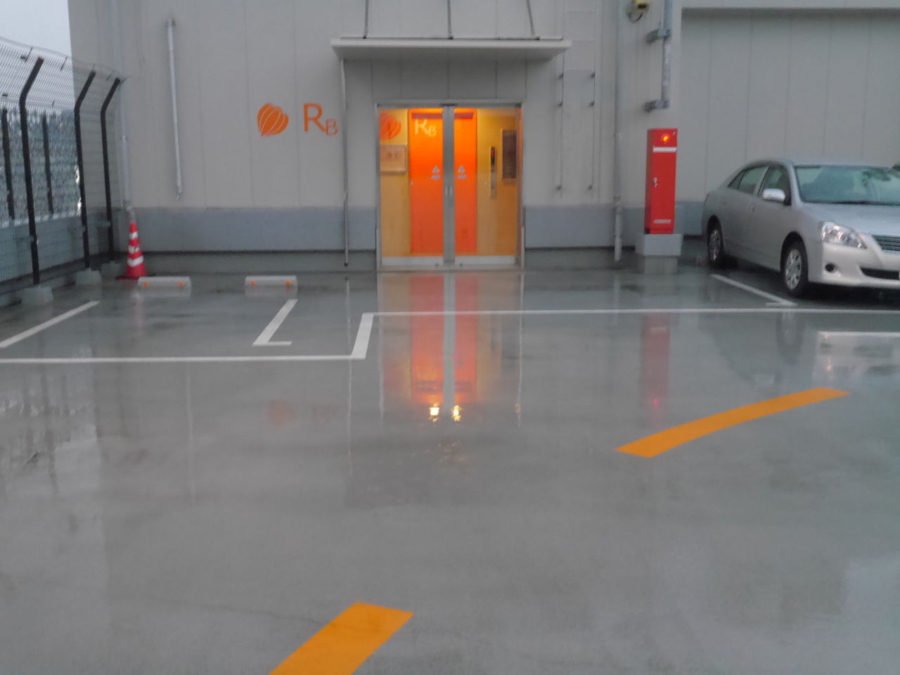 屋上写真館 ほぼ駐車場 松坂屋パークプレイス24 御徒町 マルタナビ 社会人からのマルタ留学ブログ 屋上写真館 ほぼ駐車場 松坂屋パークプレイス24 御徒町 マルタナビ 社会人からのマルタ留学ブログ