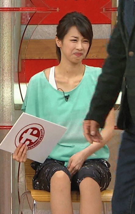 加藤綾子アナ 収録中に自慰疑惑 左手で股間を上下に激しくさするgif画像 女子アナお宝動画像ニュース 加藤綾子アナ 収録中に自慰疑惑 左手で股間を上下に激しくさするgif画像 女子アナお宝動画像ニュース