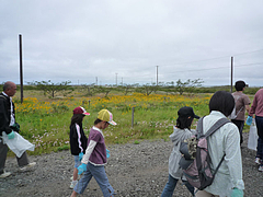 20090607UXエコワーク108in寺泊海岸清掃