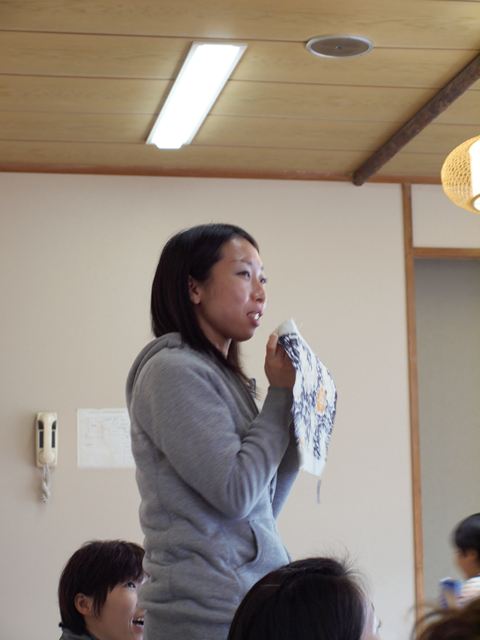 vga_121125-125452-地区公民館へ行きハラコ飯を食べながら作品発表会