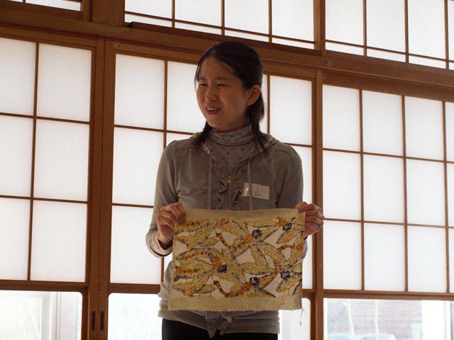 vga_121125-125852-地区公民館へ行き作品発表会2