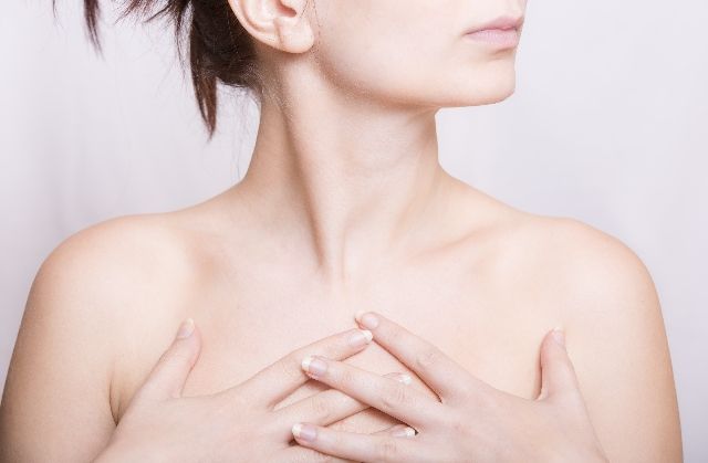 治らないデコルテニキビの原因と対策とは ニキビ跡消す化粧水掲示板 管理人あずみのブログ