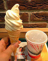 【ファーストフードスイーツ】マクドナルドソフトクリーム01