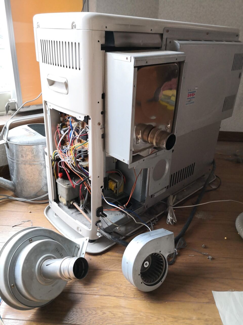 [宅送] 決まりました』コロナFF式ストーブ ならせ FF-65FR ストーブ