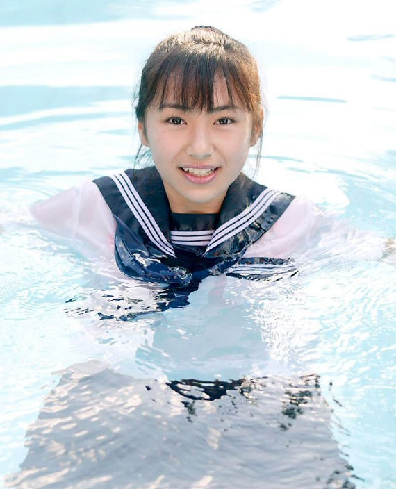 佐野ひなこ「どれが好き?」 水着、制服 ...
