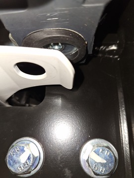 ネジ穴が合わない