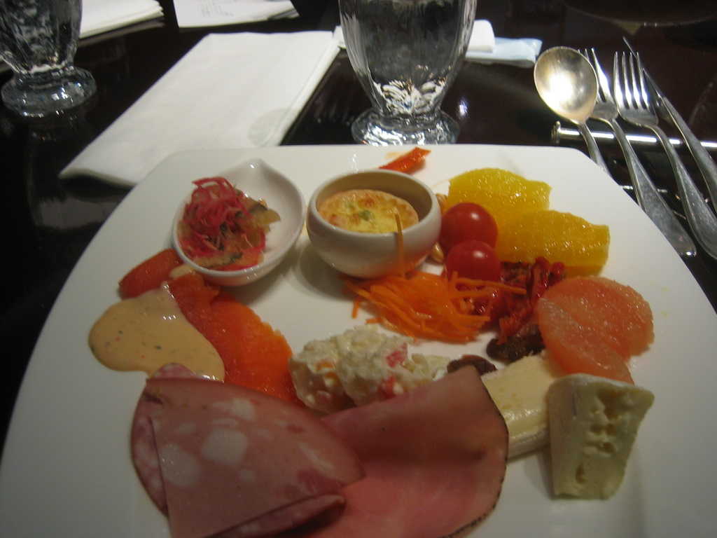 溜池山王 カスケイドカフェでディナー 世界のビーチリゾート ブログ編