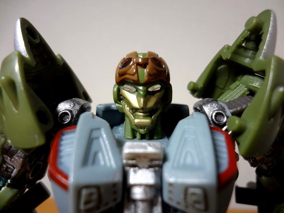 TFムービー AA11ハイブロウ : トランスフォーマーのリペとか
