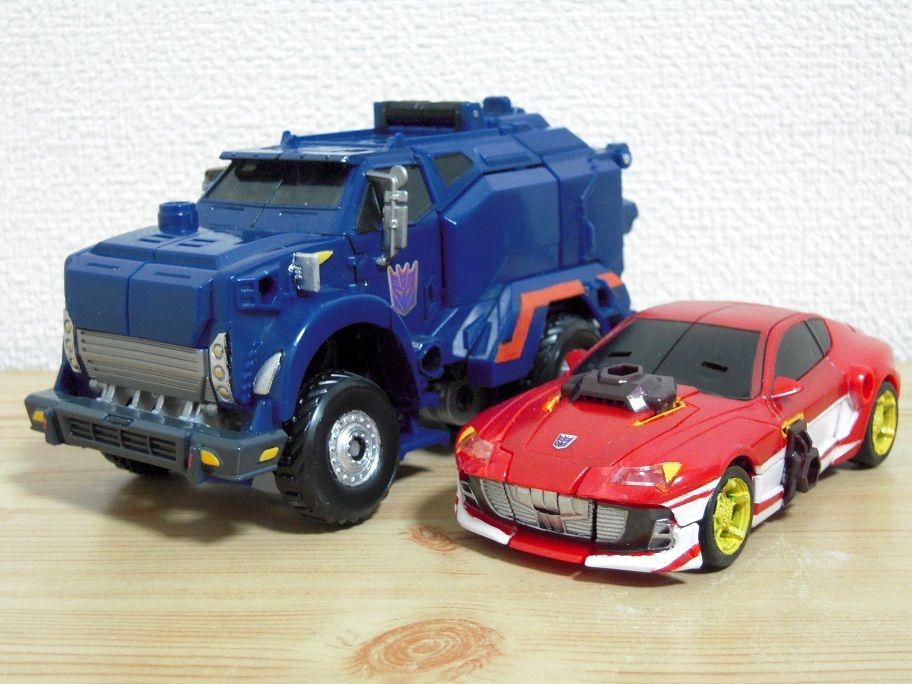 トランスフォーマープライム　ウォーブレークダウン　メディックノックアウト Amazon.co.jp: トランスフォーマープライム AM-12 ウォー