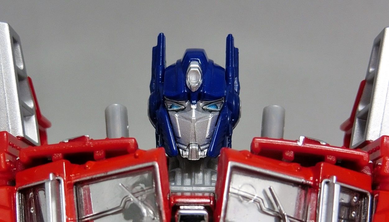 TF レジェンダリー オプティマスプライム : トランスフォーマー