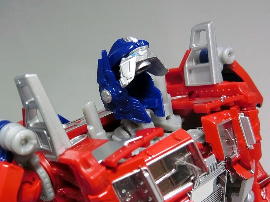 TF レジェンダリー オプティマスプライム : トランスフォーマー