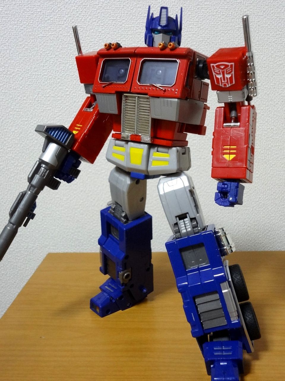トランスフォーマー コンボイ 塗装済み完成品可動フィギュア｜の