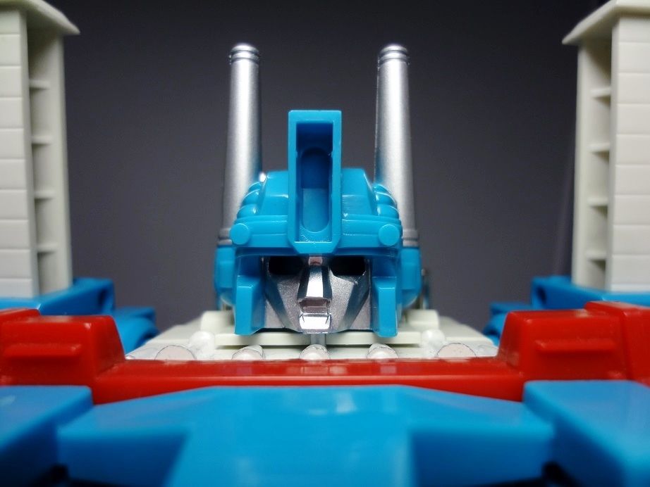 TF C-69ウルトラマグナス(復刻版) : トランスフォーマーのリペとか TF C-69ウルトラマグナス(復刻版) : トランスフォーマーのリペとか