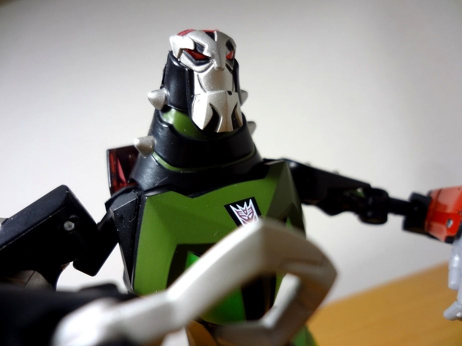 TFアニメイテッド TA08ロックダウン : トランスフォーマーのリペとか