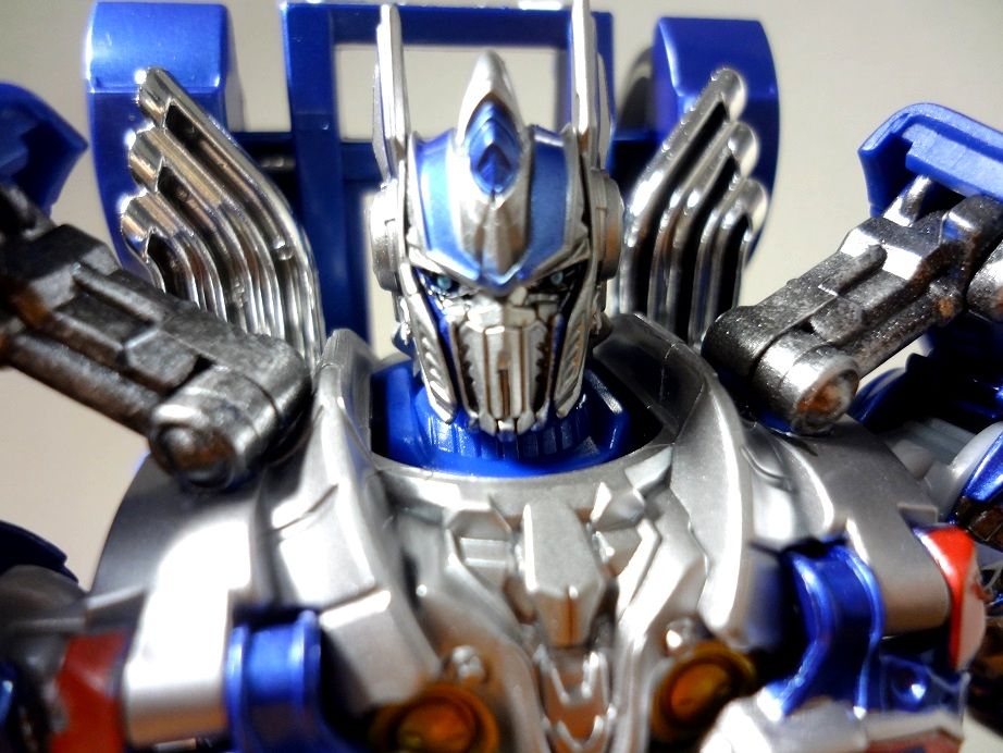 TFロストエイジ AD31アーマーナイトオプティマスプライム