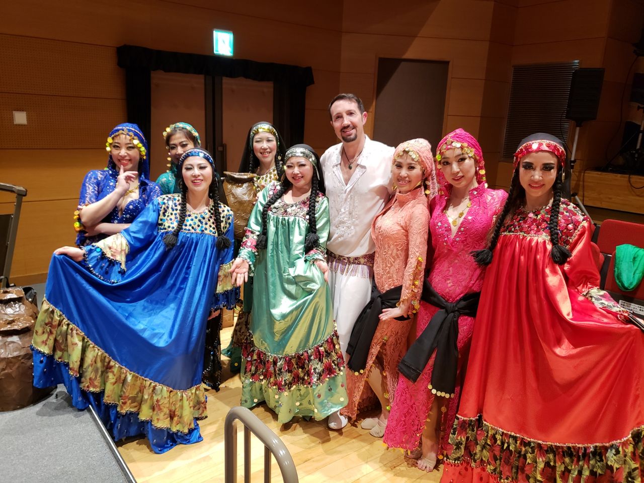 ファラーヒ 衣装