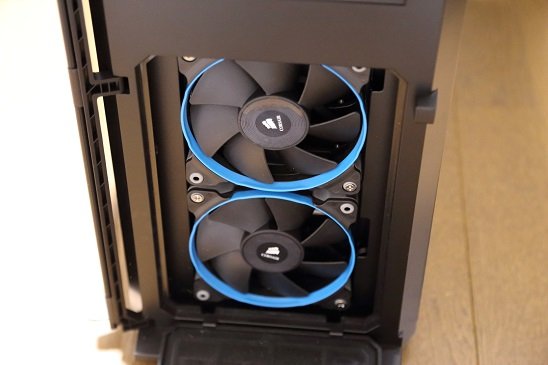 命令 歌手 説明する ケース ファン 追加 汚れた チューブ 取り付け