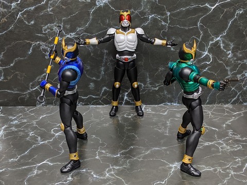 MASKED RIDER KUUGA GROWING FORM 22