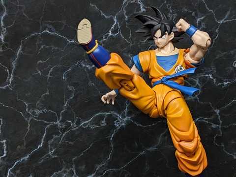 SON GOKU SUPER HERO 21