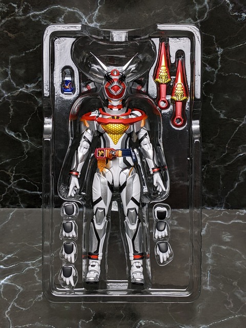 KAMEN RIDER AGUILERA QUEEN BEE GENOME 07