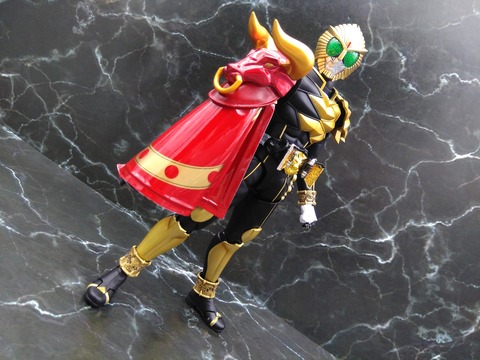 KAMEN RIDER BEAST MANTLE SET 16