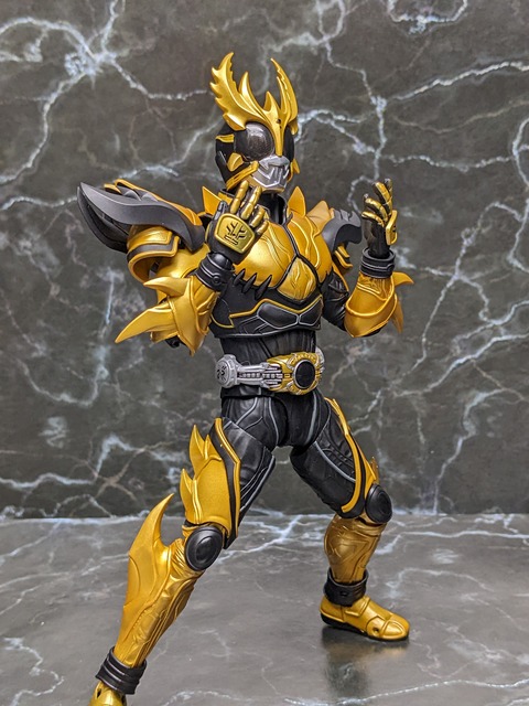 MASKED RIDER KUUGA RISING ULTIMATE 23