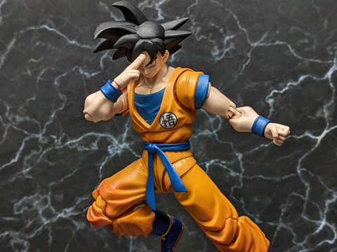 SON GOKU SUPER HERO 18