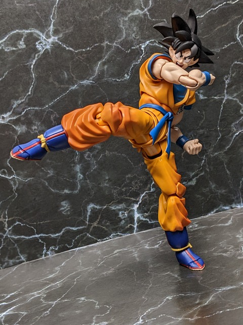 SON GOKU SUPER HERO 17