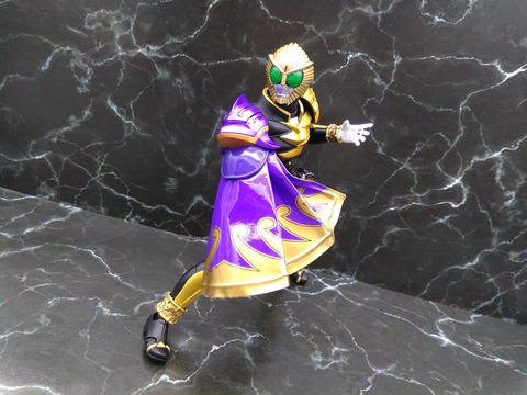 KAMEN RIDER BEAST MANTLE SET 28