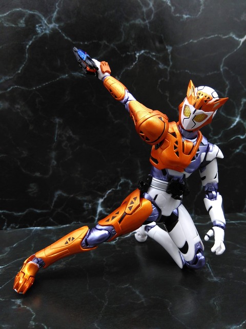 KAMEN RIDER VALKYRIE RUSHING CHEETAH 26