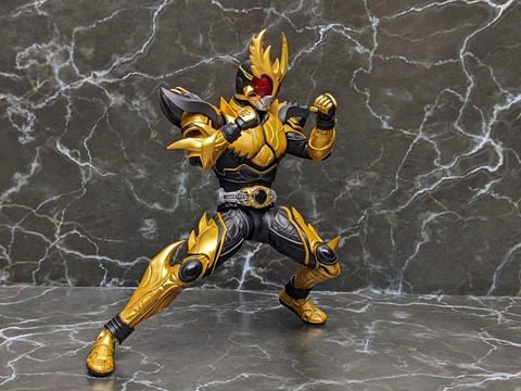 MASKED RIDER KUUGA RISING ULTIMATE 18