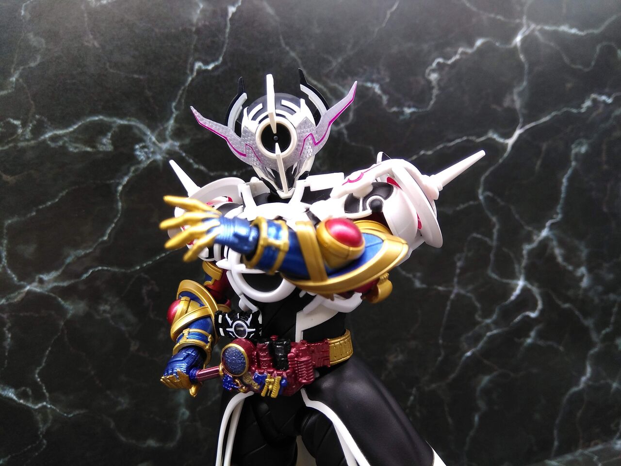 S H Figuarts 仮面ライダーエボル ブラックホールフェーズ フェーズ4 レビュー あずきち的フィギュアレビューだべぇぇぇ