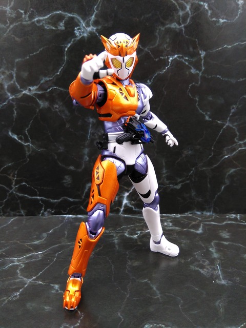 KAMEN RIDER VALKYRIE RUSHING CHEETAH 19
