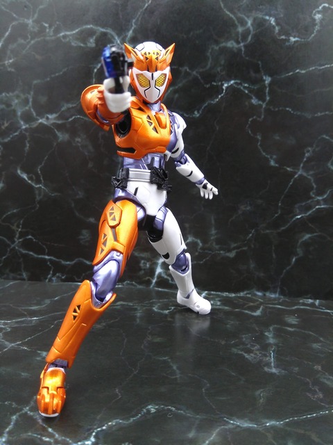 KAMEN RIDER VALKYRIE RUSHING CHEETAH 22