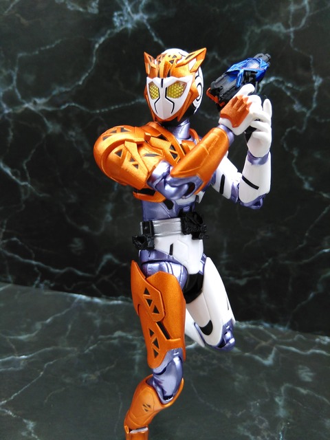 KAMEN RIDER VALKYRIE RUSHING CHEETAH 20