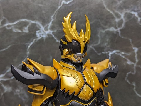 MASKED RIDER KUUGA RISING ULTIMATE 12