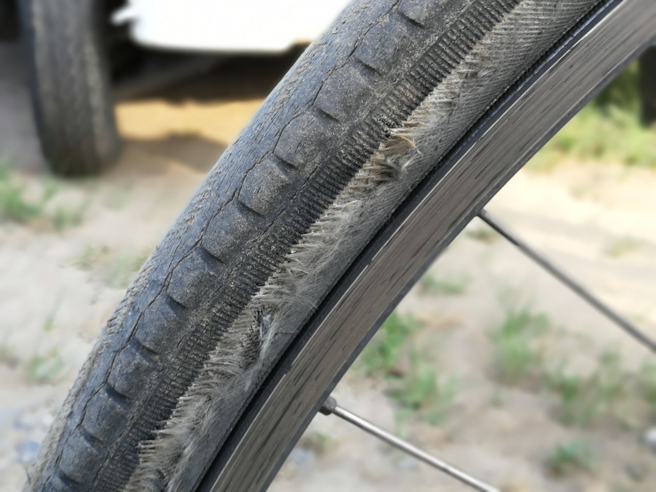 Diy 電動内装3段自転車 パナソニック ビビ ライト の前輪タイヤを交換したよ びーないとろぐ Diy 電動内装3段自転車 パナソニック ビビ ライト の前輪タイヤを交換したよ びーないとろぐ