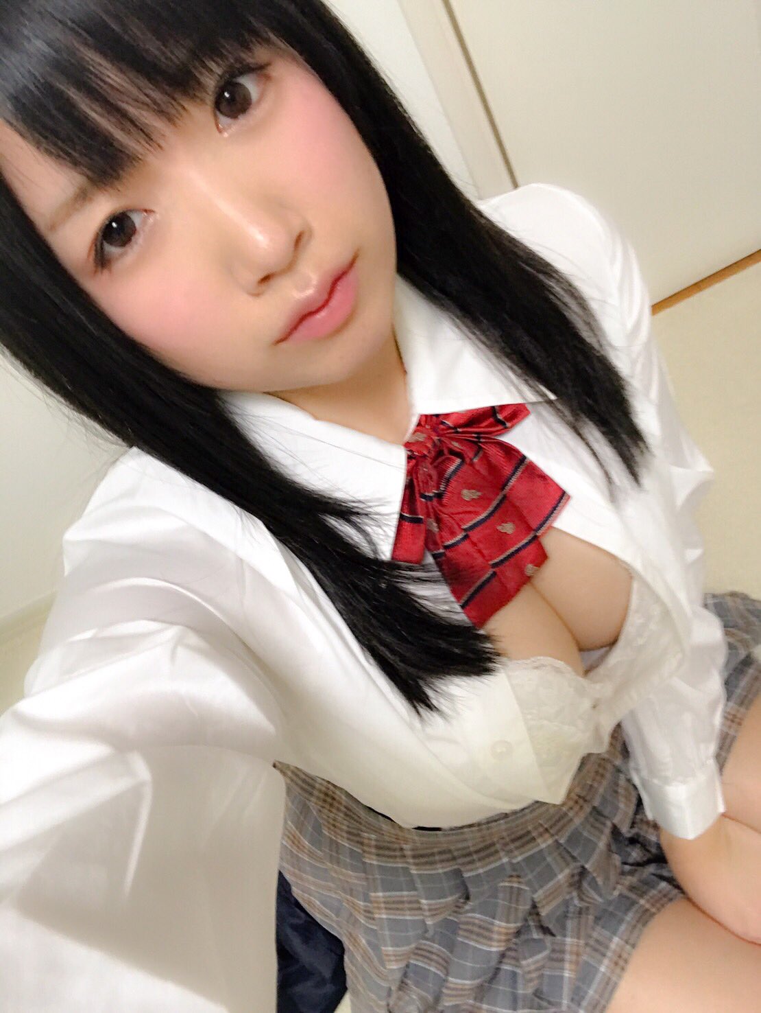 Js 自 撮り おっぱい