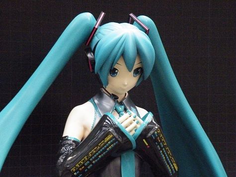 初音ミク等身大フィギュアを見てきた@痛空港=新千歳 : かぐらかり 初音ミク等身大フィギュアを見てきた@痛空港=新千歳 : かぐらかり