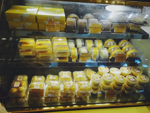 MONSTER CHEESE_陳列棚1