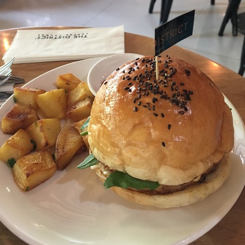 THE DISTRICT Coffee Lounge_ CHIKEN BURGER
