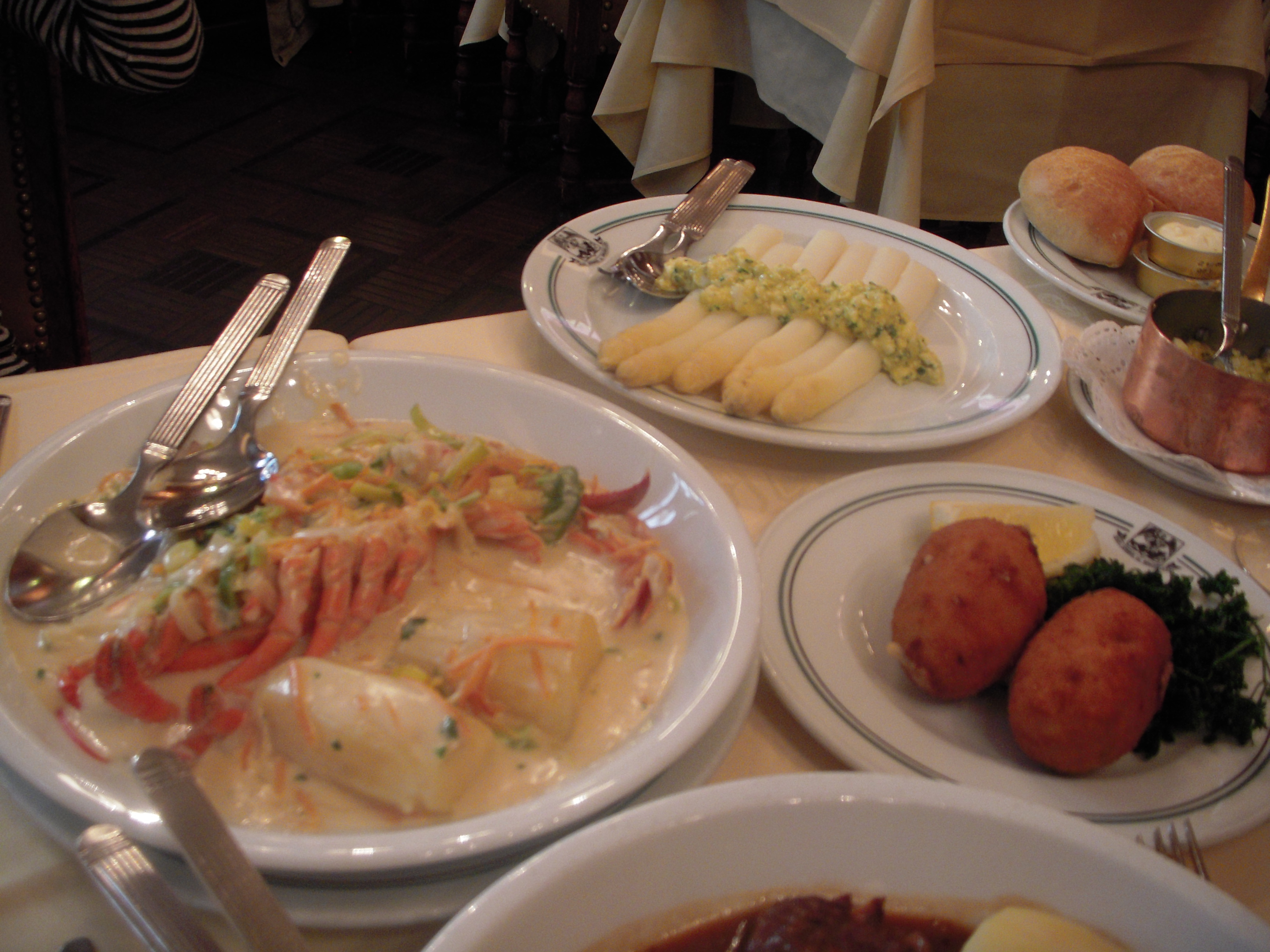 ベルギー料理 Aux Armes De Bruxelles ベルギーからのなでしこ便り