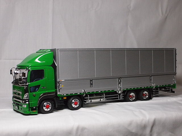 日野 プロフィア 低床四軸 アオシマ文化教材社 デコトラ プラモデル