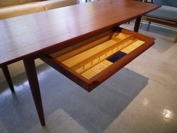 New Item ビンテージ家具ベルベット吉祥寺店 最新ブログはホームページ内に引越しました