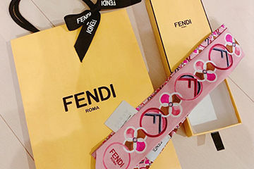 FENDIツイリースカーフ