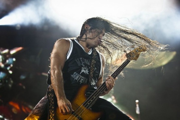 ROBERT_TRUJILLO_2011_AP