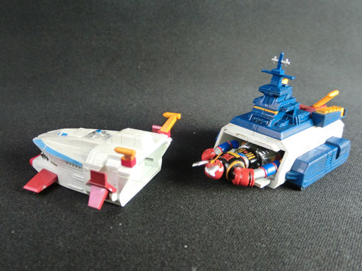 バトルシャーク　コスモフリートコレクション スーパー戦隊 戦鮫」の巻（『スーパー戦隊レンジャーメカニクス』「バトル