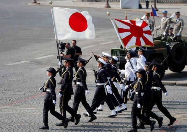 海外「日本の自衛隊が旭日戦犯旗を掲げながらパリ市内を行進！何故ヨーロッパ人は旭日旗を戦犯旗と認識しないのか？」　海外の反応
