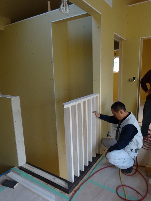 五月が丘の現場木製品を取り付けています 快適な暮らし応援隊