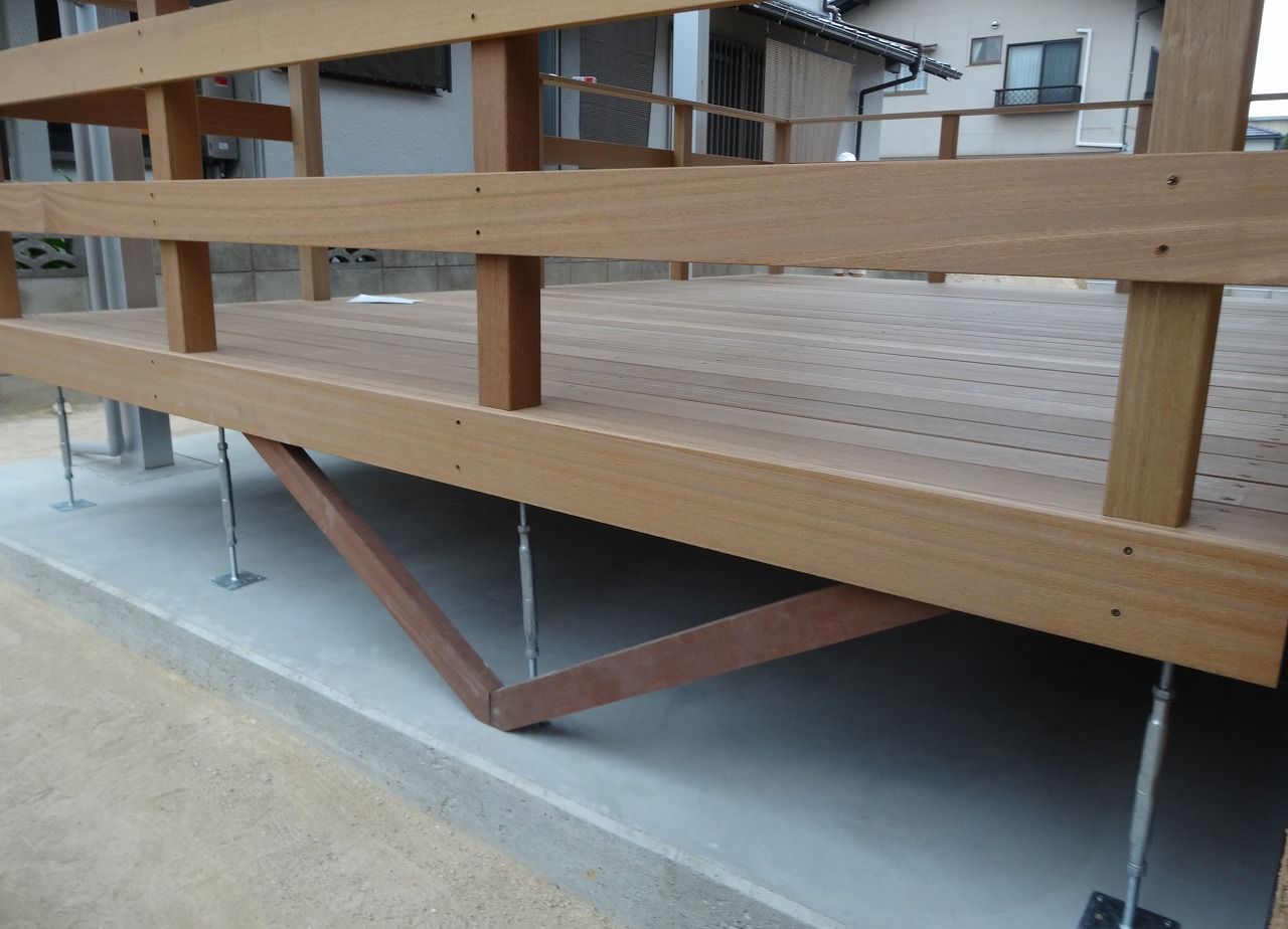 屋根付きのウッドデッキ造りました 快適な暮らし応援隊